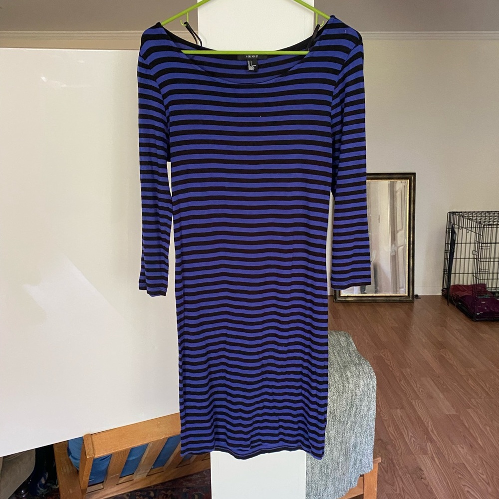 body hugging 3/4sleeve dress great condition